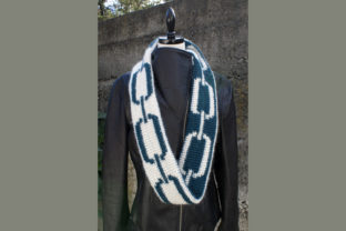 Infinity Chain Scarf Crochet Pattern for Bold Reversible Style